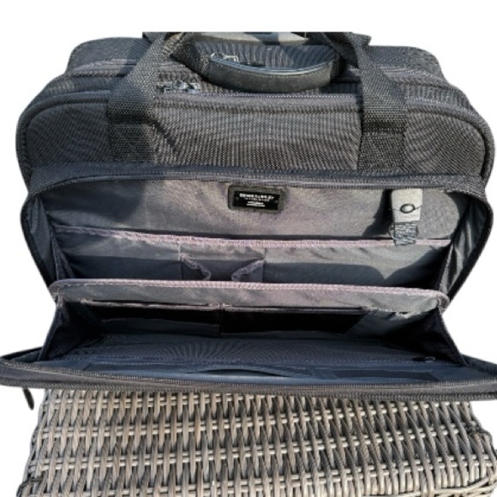 Briggs & Riley Travelware Laptop Briefcase  Durable & Professional - Picture 6 of 14